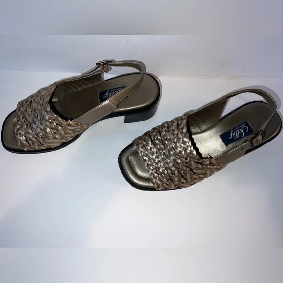 Selby, 7.5 2E,active flex, leather upper, 2”block heel, adjustable sling back - Picture 3 of 12